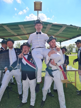 Foto JS Kooenig Glocke Montag HP